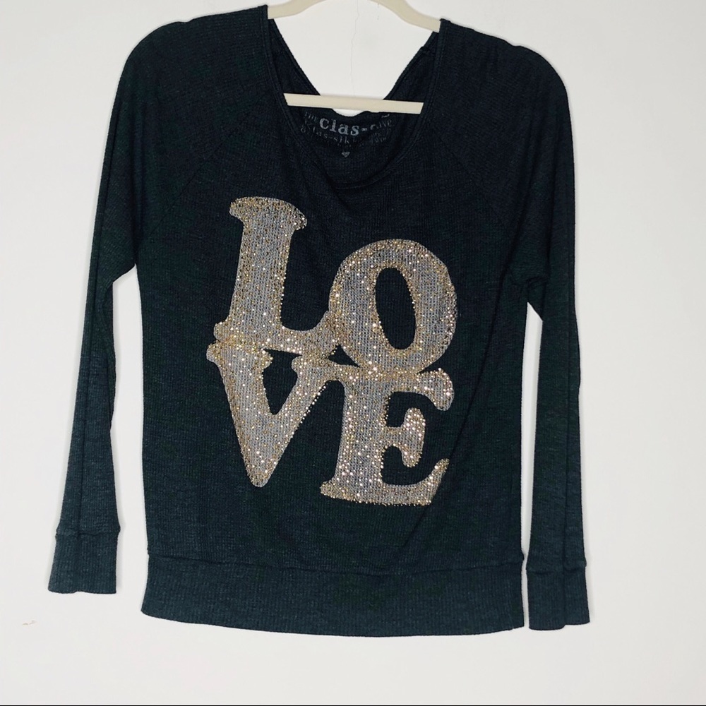 CLAS-SIC Henley top.  Long sleeves